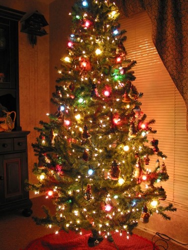 amazing-christmas-tree-decoration-2011-indoor-view